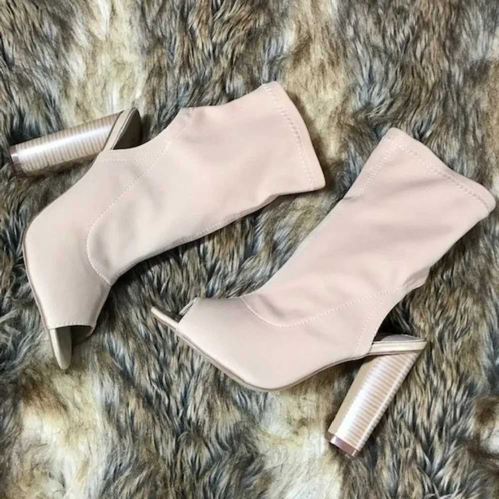 NWOT Sand Open Toe Open Back Rounded Triangular Heel Bootie - Picture 1 of 6